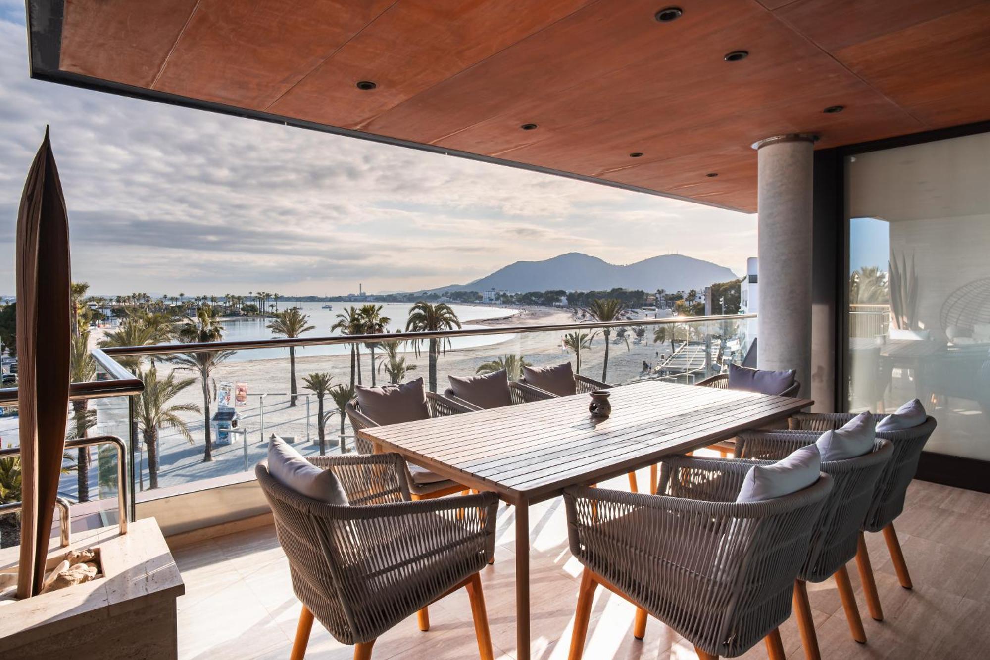 Luxury Sea View Apartment In Puerto De Alcudia Eksteriør billede